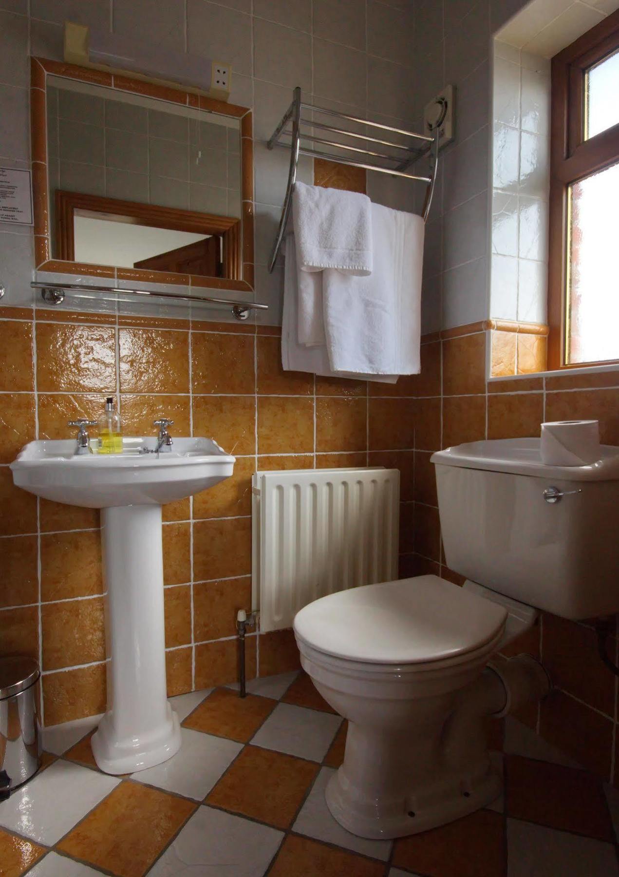 Oranhill Lodge Guesthouse Oranmore Eksteriør billede